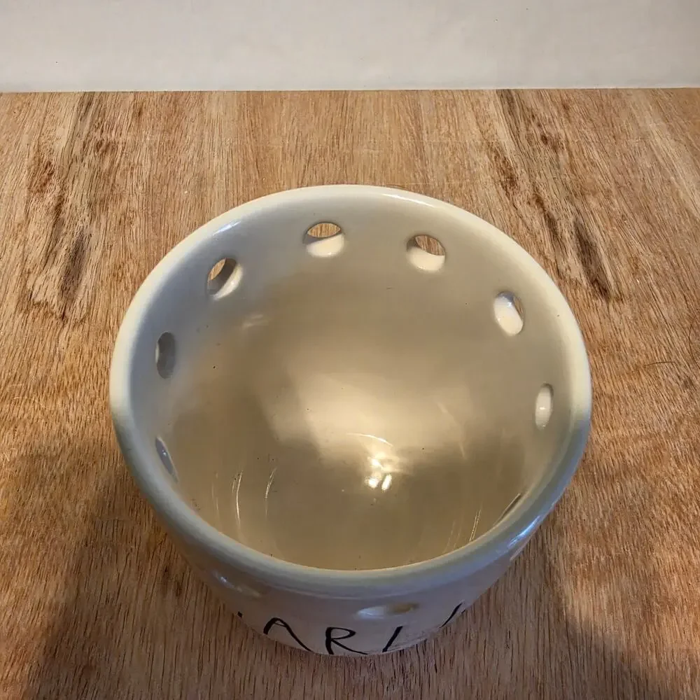 Rae Ddunn Ceramic Garlic Keeper with wooden lid 4.5